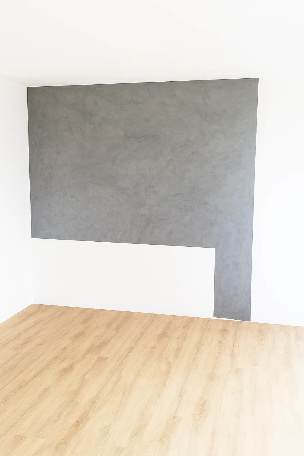 Šedá dekorativní stěrka Cadoro na zdi